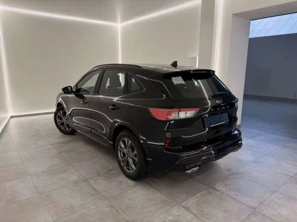 Ford Kuga (2023) — foto 18 van 24