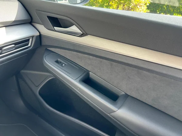 VOLKSWAGEN Golf VIII SW (2024) — foto 6 van 24