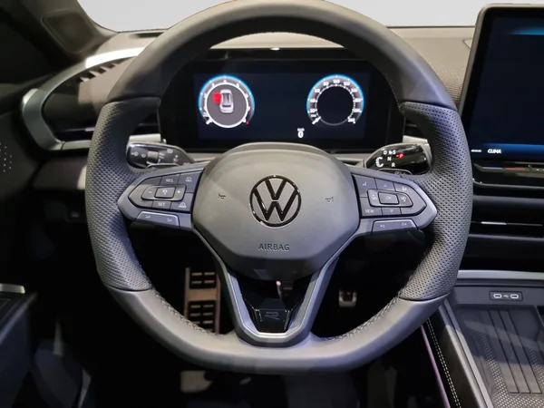 VOLKSWAGEN T-Roc (2025) — foto 4 van 15