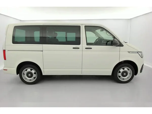 VOLKSWAGEN Multivan T6.1 (2022) — foto 4 van 26