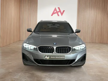 BMW 330 b26429e9-1a6c-449c-bda7-c6403f91c7d1
