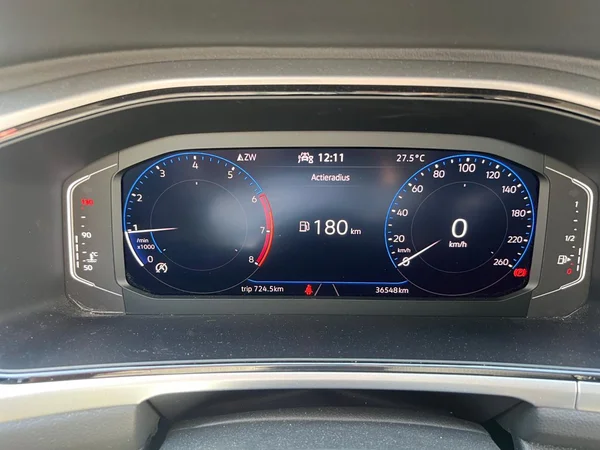 VOLKSWAGEN T-Roc (2023) — foto 6 van 24