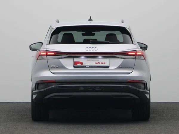 AUDI Q4 e-tron (2025) — foto 8 van 24