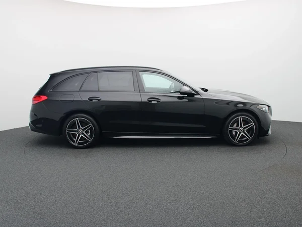 Mercedes-Benz C-Klasse (2023) — foto 30 van 33