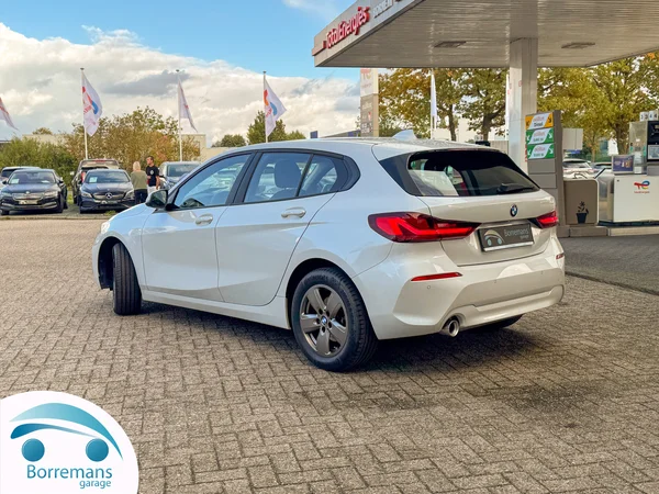 BMW 116 (2023) — foto 20 van 44