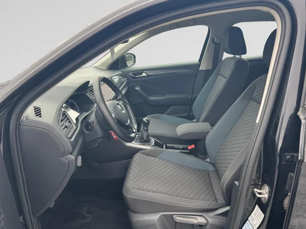 VOLKSWAGEN T-Roc (2019) — foto 18 van 18