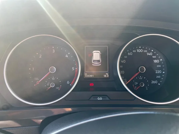 VOLKSWAGEN Tiguan (2019) — foto 5 van 21