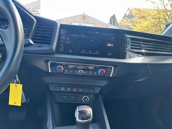 AUDI A1 Sportback (2023) — foto 2 van 14