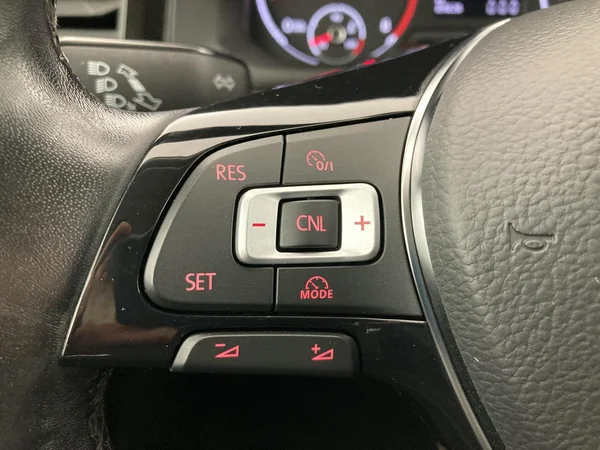 VOLKSWAGEN Polo (2020) — foto 3 van 35