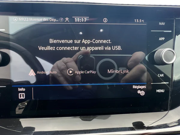 VOLKSWAGEN Taigo (2022) — foto 3 van 19