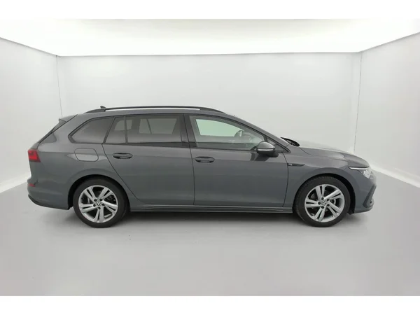 VOLKSWAGEN Golf VIII SW (2024) — foto 34 van 36