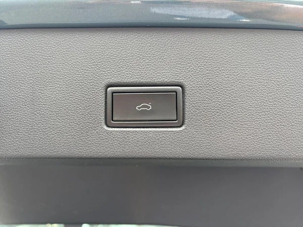 VOLKSWAGEN T-Roc (2020) — foto 11 van 22