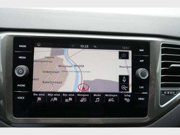 VOLKSWAGEN Golf Sportsvan (2019) — foto 16 van 27