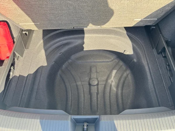 VOLKSWAGEN Golf VIII SW (2025) — foto 3 van 23
