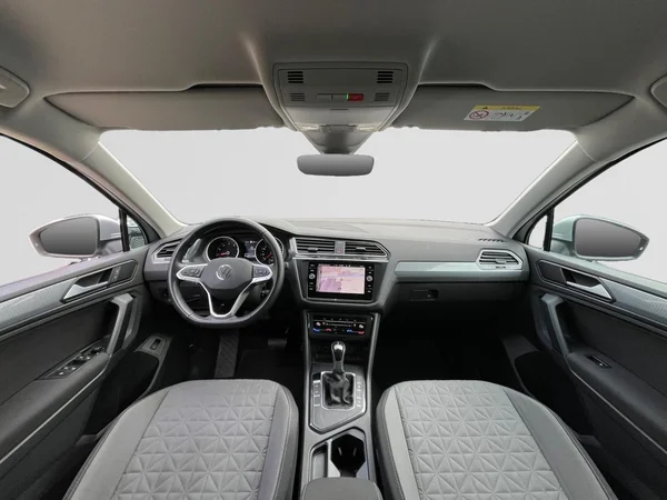 VOLKSWAGEN Tiguan (2021) — foto 16 van 22