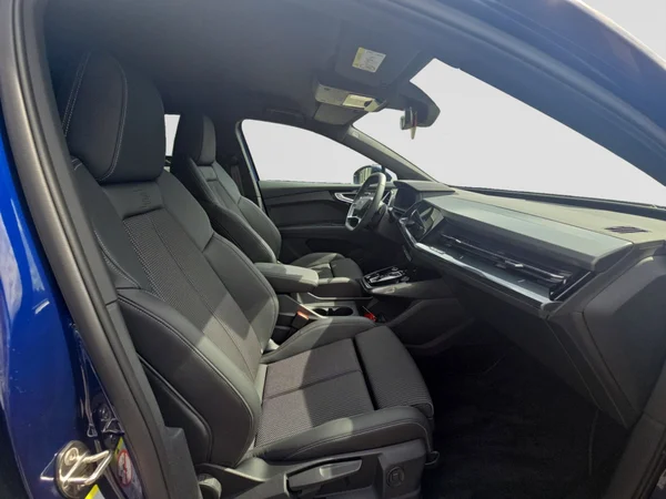 AUDI Q4 Sportback e-tron (2025) — foto 2 van 24