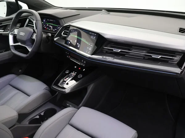Audi Q4 Sportback e-tron (2023) — foto 30 van 30