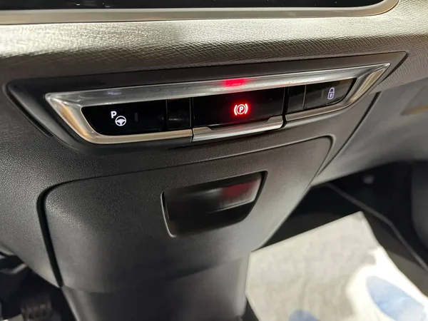 Citroen C4 (2019) — foto 7 van 27