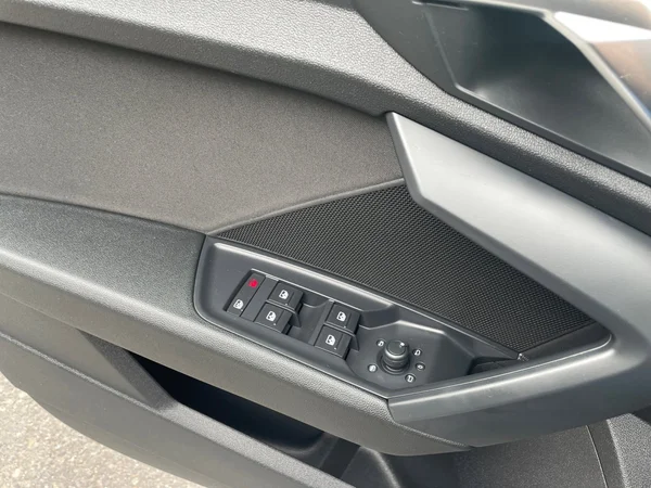 AUDI A3 Sportback (2023) — foto 2 van 20