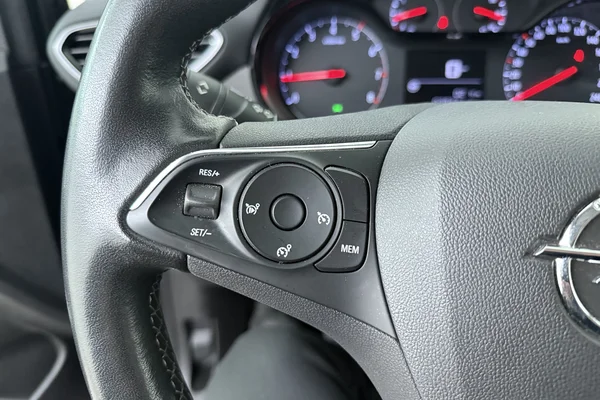 Opel Crossland (2022) — foto 5 van 17