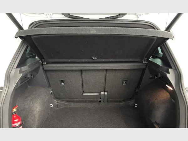 Volkswagen Tiguan (2021) — foto 7 van 15