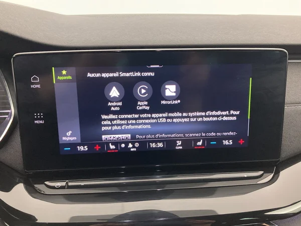 SKODA Enyaq (2022) — foto 20 van 37