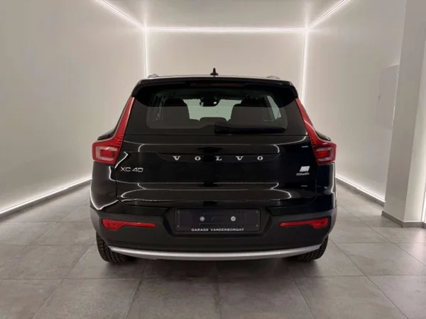 Volvo XC40 (2021) — foto 18 van 21