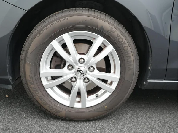 HYUNDAI i30 (2021) — foto 18 van 20
