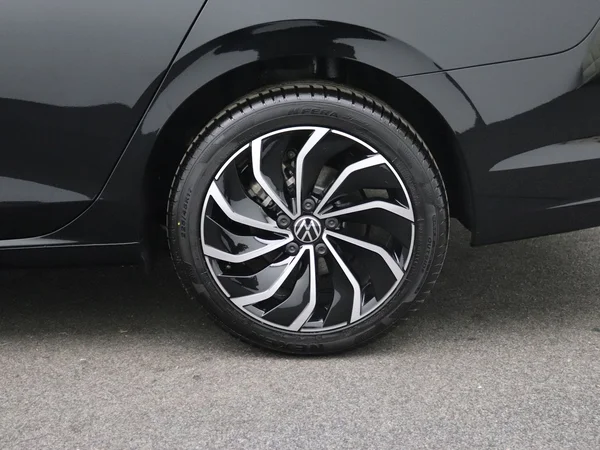 VOLKSWAGEN Golf VIII SW (2024) — foto 19 van 21