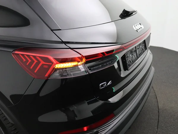 AUDI Q4 e-tron (2025) — foto 13 van 20