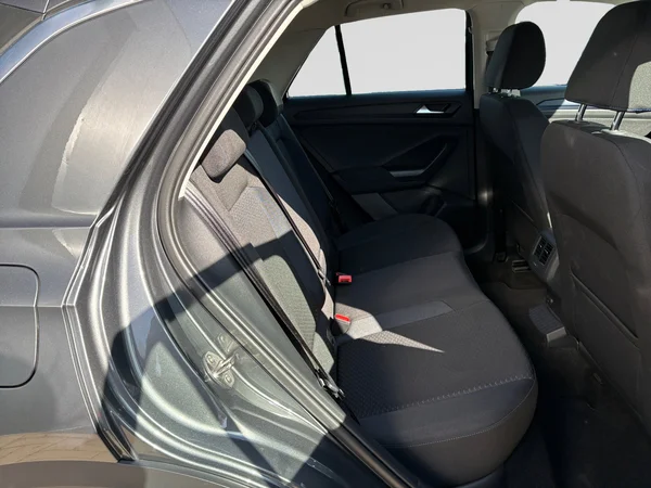 VOLKSWAGEN T-Roc (2020) — foto 11 van 21