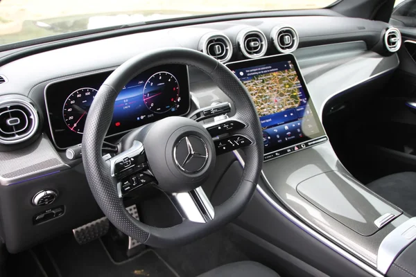 Mercedes-Benz GLC (2025) — foto 4 van 43