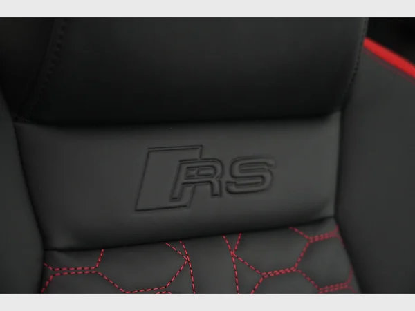 AUDI RS3 Sedan (2023) — foto 3 van 36