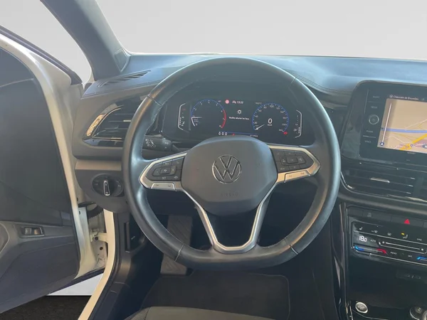 VOLKSWAGEN T-Roc (2023) — foto 3 van 20