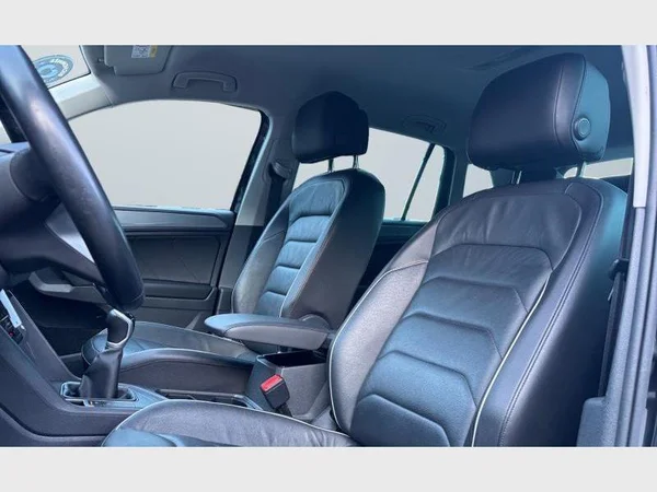 VOLKSWAGEN Tiguan (2022) — foto 28 van 28