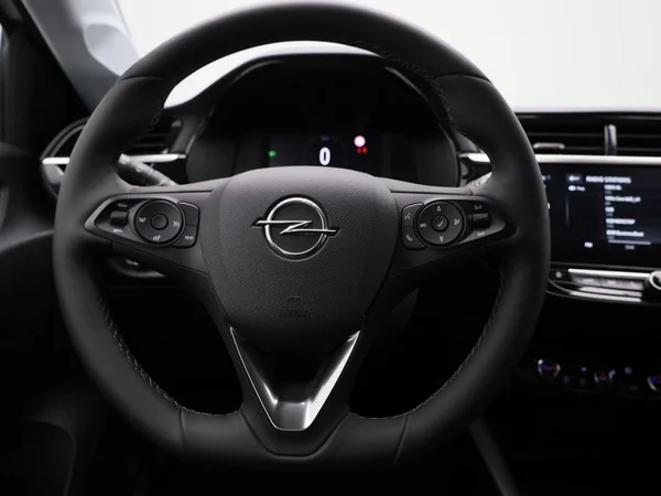 Opel Corsa-e (2023) — foto 38 van 40