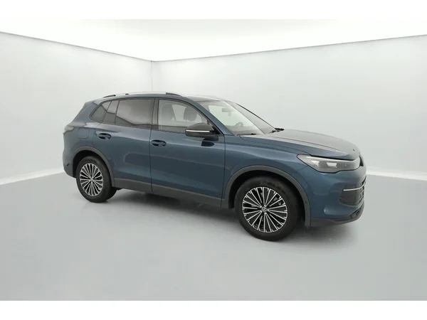 VOLKSWAGEN Tiguan (2025) — foto 23 van 36