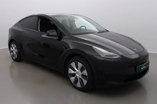 Tesla Model 3 (2023) — foto 34 van 36