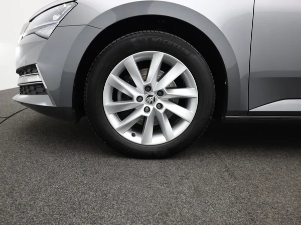 SKODA Superb Combi (2024) — foto 7 van 24