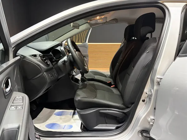 Renault Clio (2019) — foto 19 van 21