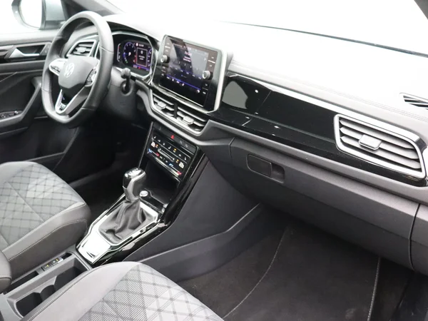 Volkswagen T-Roc (2022) — foto 20 van 28
