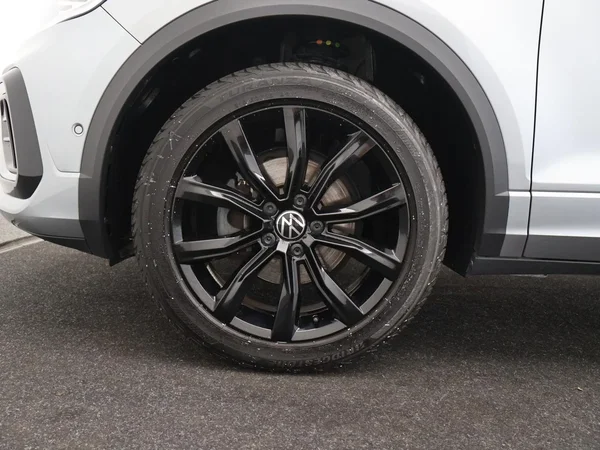 Volkswagen T-Roc (2023) — foto 12 van 24