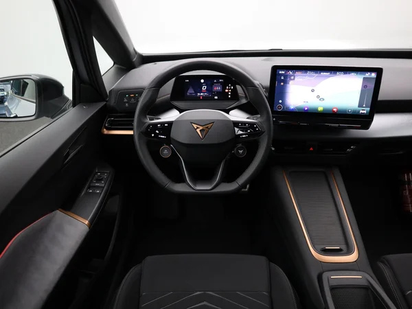 CUPRA Born (2024) — foto 13 van 22