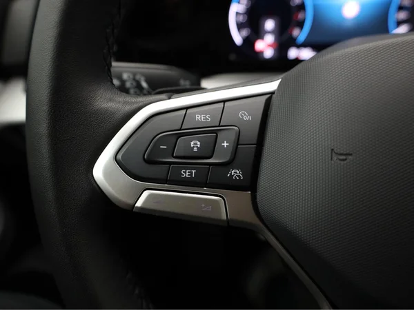 VOLKSWAGEN Golf VIII SW (2024) — foto 7 van 23