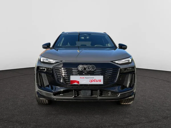 AUDI Q6 e-tron (2026) — foto 18 van 24