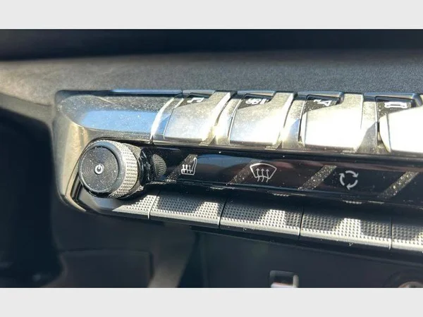 Peugeot 5008 (2022) — foto 13 van 30