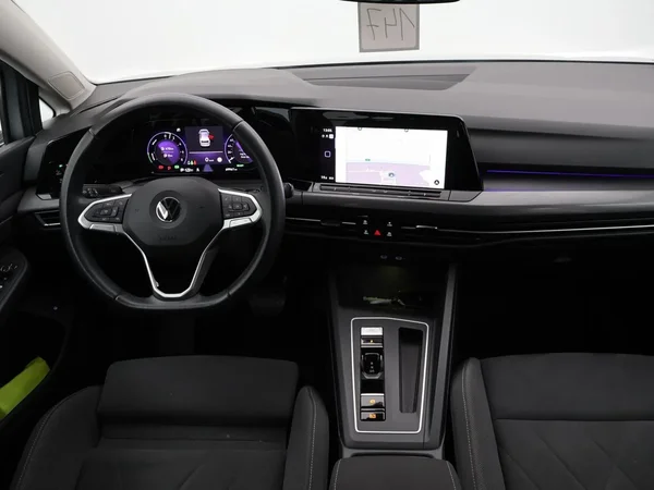 Volkswagen Golf (2022) — foto 10 van 24