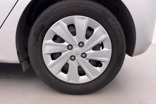 Kia Rio (2021) — foto 18 van 29