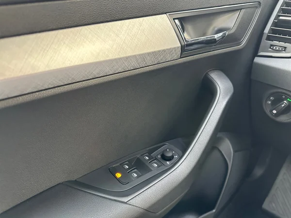 SKODA Karoq (2025) — foto 4 van 20