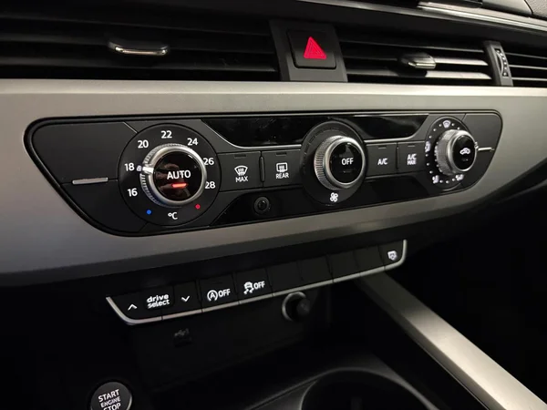 AUDI A4 Avant (2022) — foto 15 van 15